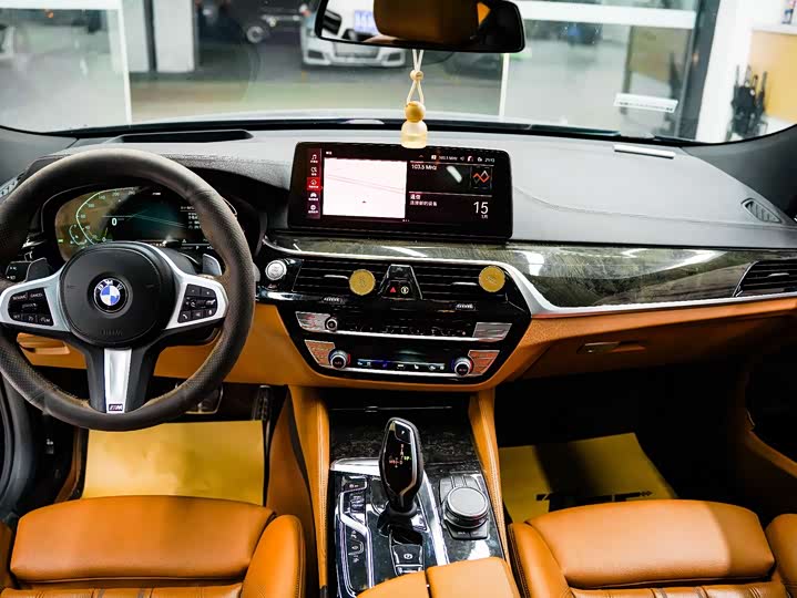 Фото 5 - BMW 6 Series GT