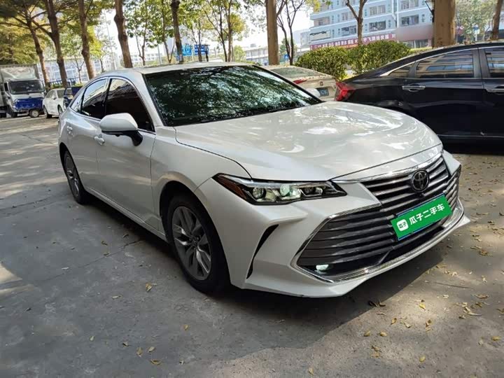 Фото 4 - Toyota Avalon