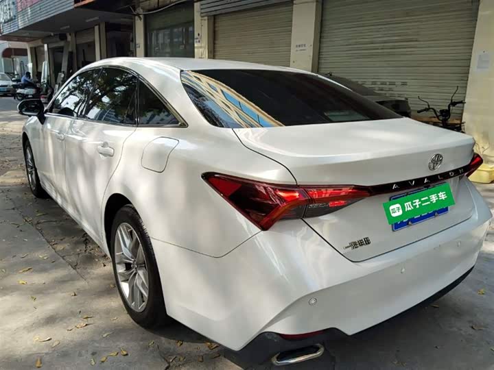 Фото 5 - Toyota Avalon