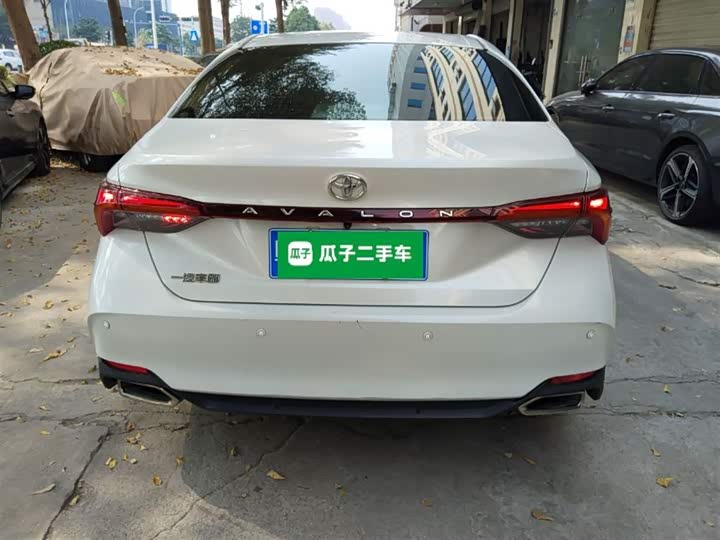 Фото 6 - Toyota Avalon