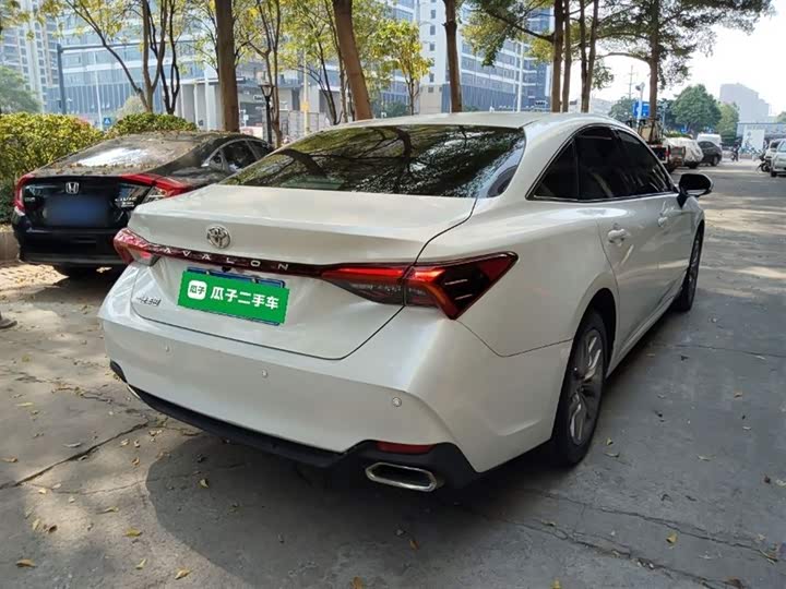 Фото 7 - Toyota Avalon