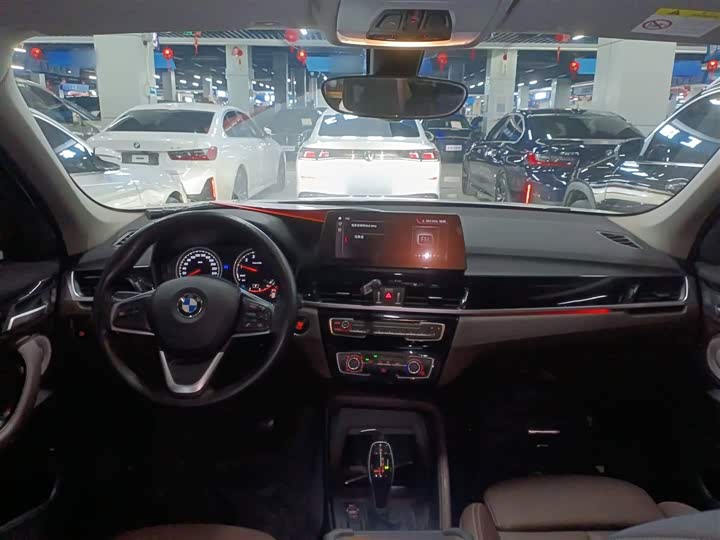 Фото 9 - BMW X1
