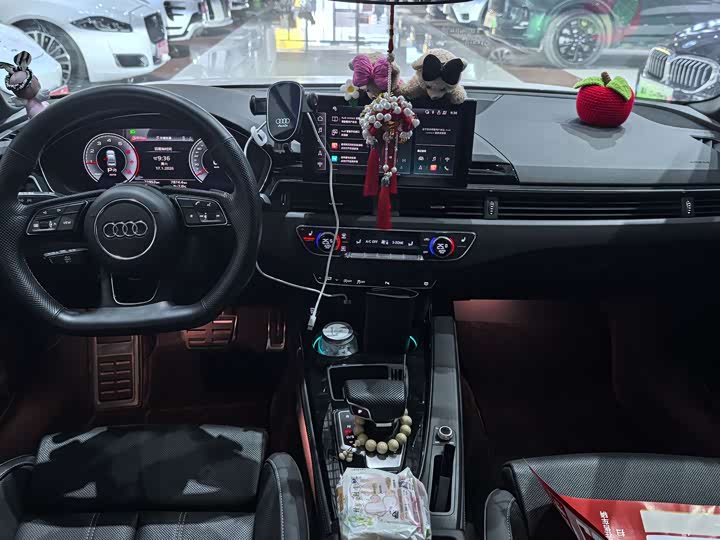 Фото 6 - Audi A4L