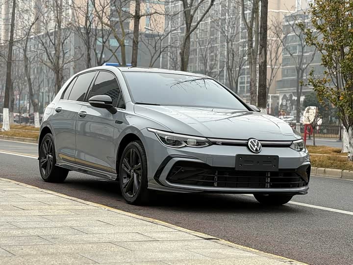 Фото 3 - Volkswagen Golf