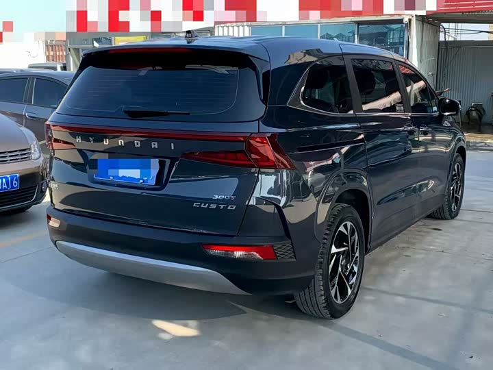 Фото 7 - Hyundai Custo