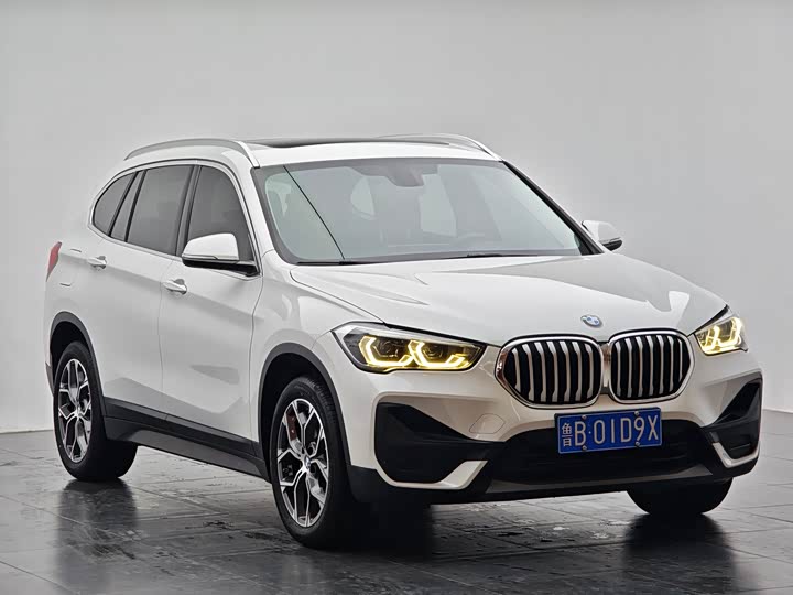 Фото 2 - BMW X1