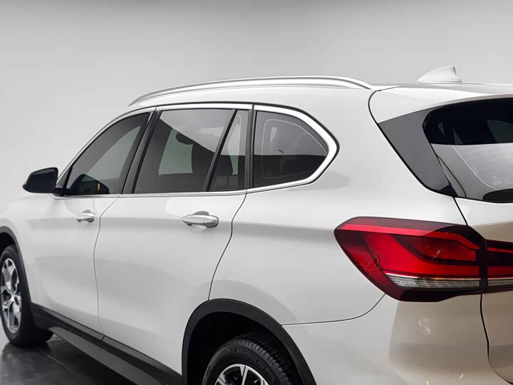Фото 6 - BMW X1