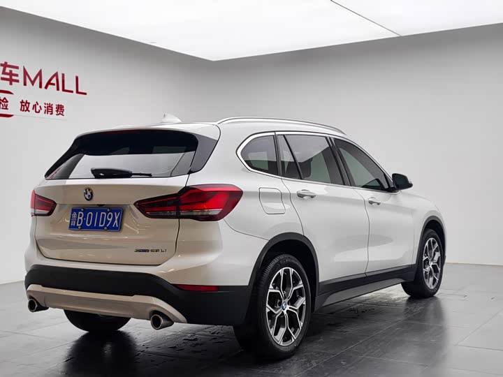 Фото 8 - BMW X1