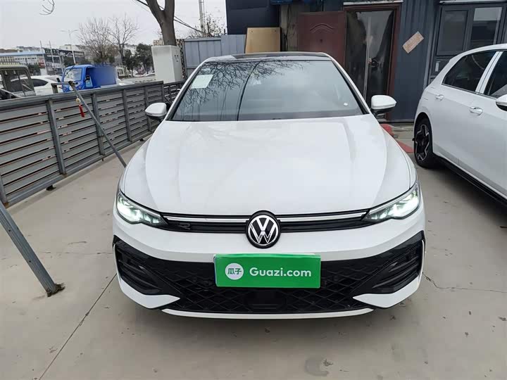 Фото 3 - Volkswagen Golf