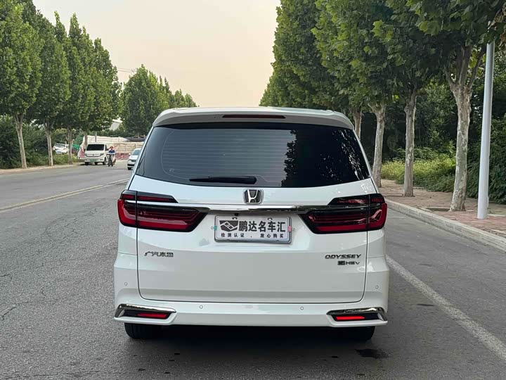 Фото 8 - Honda Odyssey