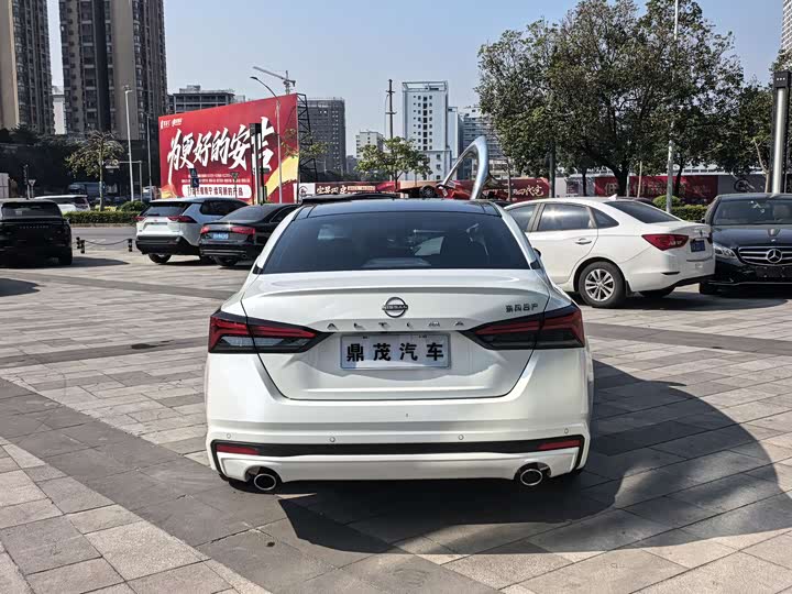 Фото 4 - Nissan Teana