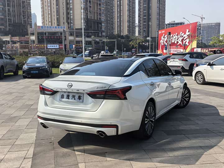 Фото 7 - Nissan Teana