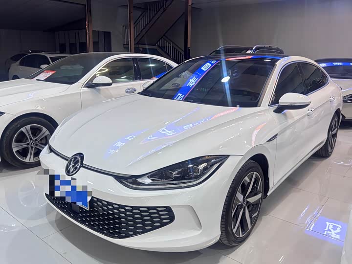 Фото 1 - Volkswagen Lamando L