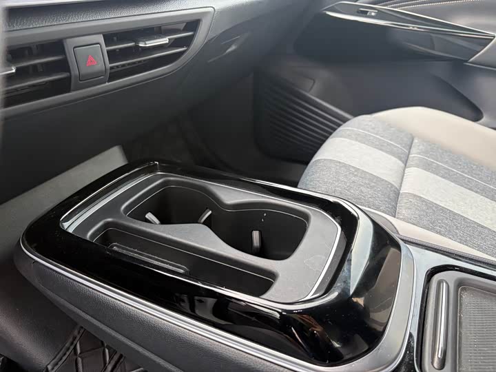 Фото 8 - Volkswagen ID.4 Crozz