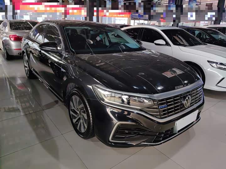 Фото 4 - Volkswagen Passat Hybrid