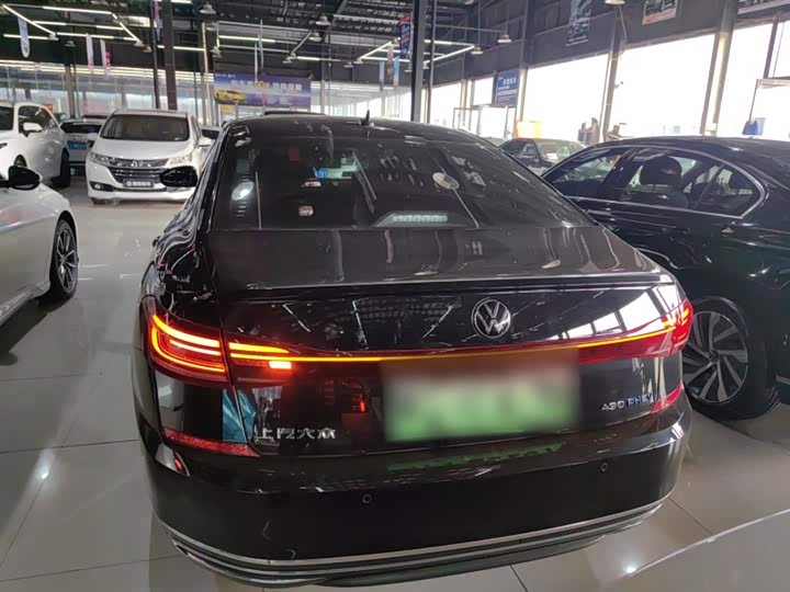 Фото 6 - Volkswagen Passat Hybrid