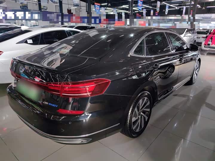 Фото 7 - Volkswagen Passat Hybrid