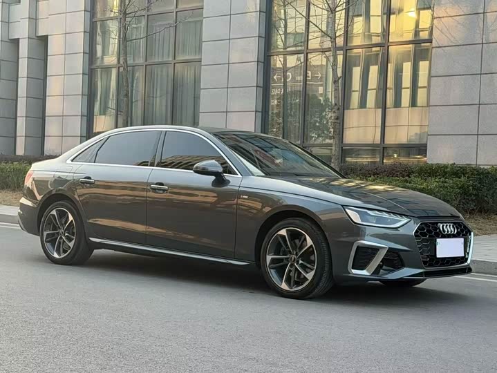 Фото 3 - Audi A4L