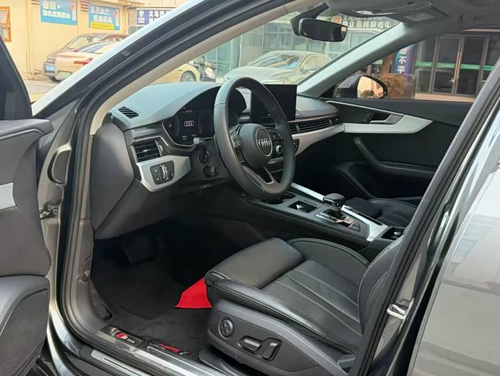 Фото 4 - Audi A4L