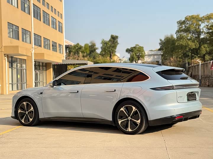 Фото 4 - Nio ET5T