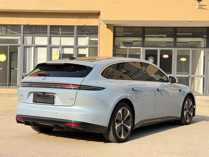 Фото 6 - Nio ET5T