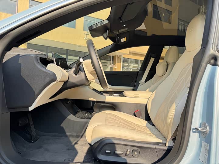 Фото 7 - Nio ET5T