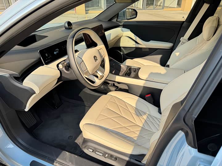 Фото 9 - Nio ET5T