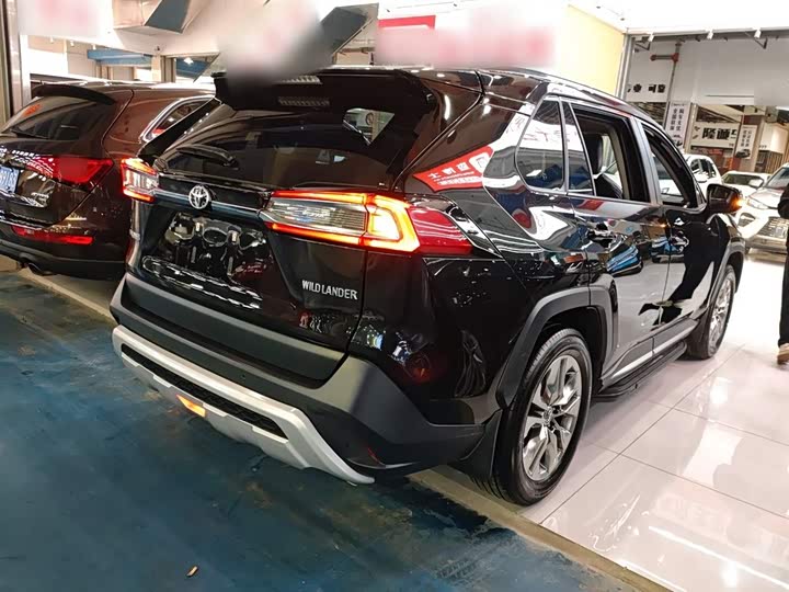 Фото 7 - Toyota Wildlander