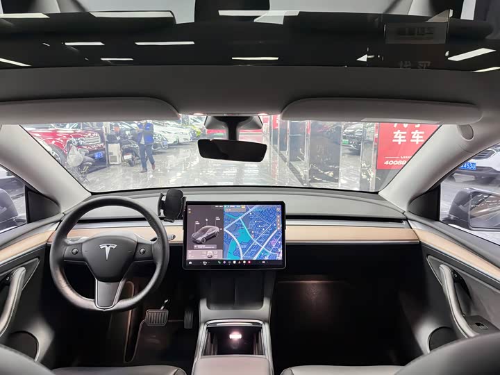 Фото 8 - Tesla Model Y