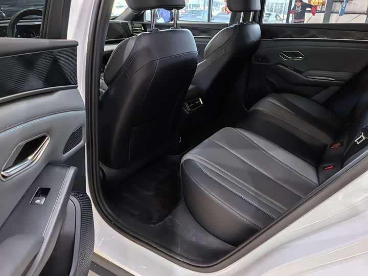 Фото 5 - BYD Qin L