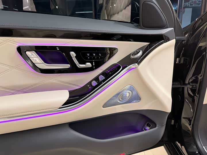 Фото 9 - Mercedes-Benz Maybach S-Class