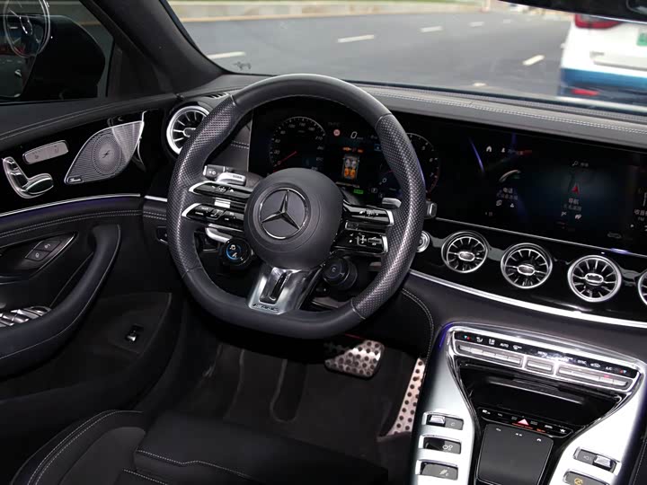 Фото 9 - Mercedes-Benz AMG GT