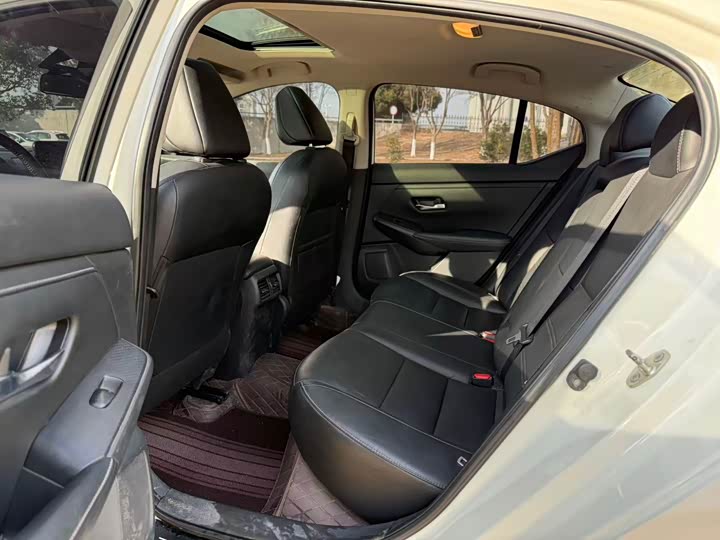 Фото 5 - Nissan Sylphy