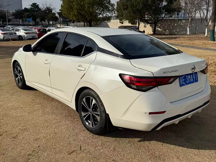 Фото 7 - Nissan Sylphy