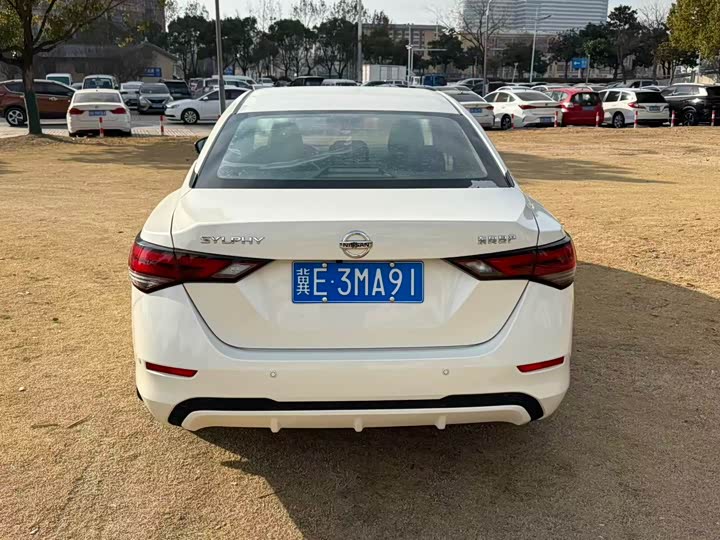 Фото 8 - Nissan Sylphy