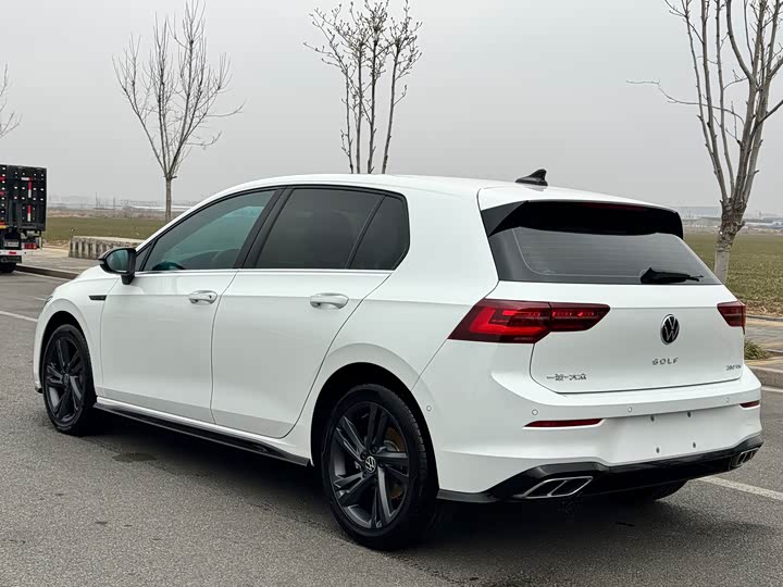 Фото 4 - Volkswagen Golf