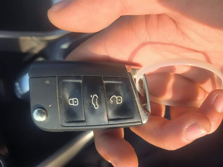 Фото 9 - Volkswagen T-Roc