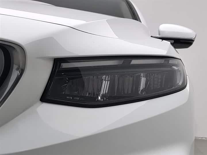 Фото 7 - Geely Preface