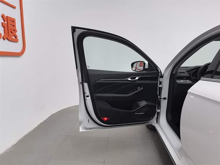 Фото 8 - Geely Preface