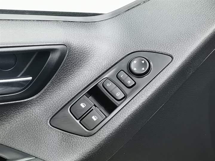 Фото 9 - Maxus G20