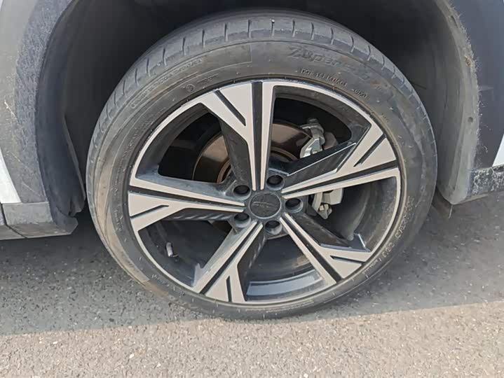 Фото 6 - Geely Atlas