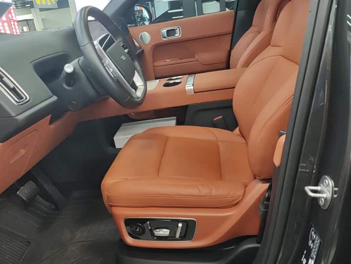 Фото 9 - LiXiang L8