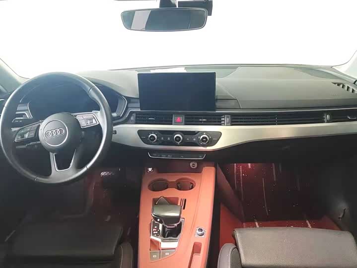 Фото 7 - Audi A4L