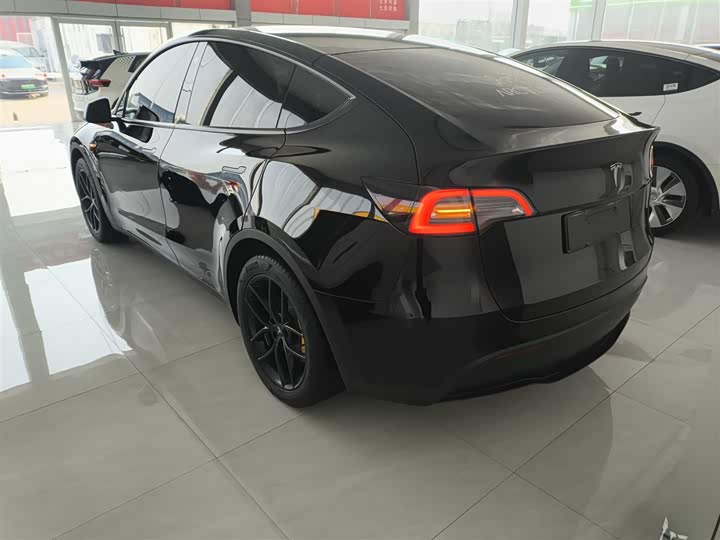 Фото 5 - Tesla Model Y