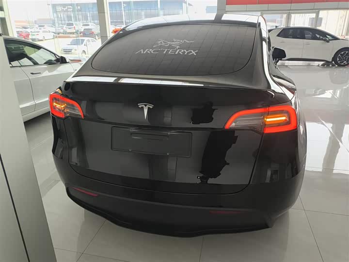 Фото 6 - Tesla Model Y