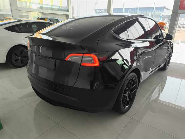 Фото 7 - Tesla Model Y