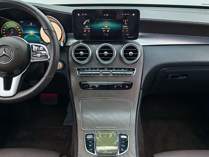 Фото 9 - Mercedes-Benz GLC-Class