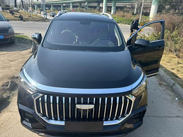 Фото 2 - Geely Okavango L