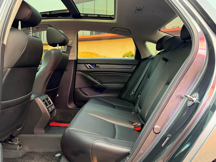 Фото 5 - Honda Accord