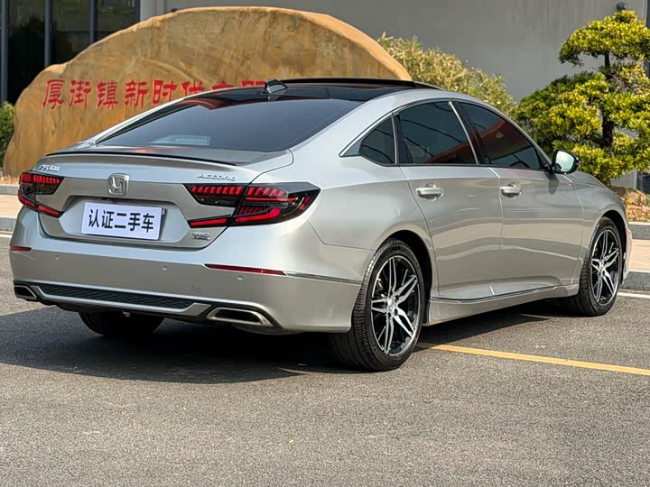 Фото 9 - Honda Accord